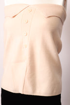 Meshki Shirt von Labelstorys, leichte Stoffqualität, detailreiche Nähte und klassische Passform, in neutraler Farbe.