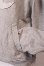 Lala Berlin Pullover von Labelstorys, weicher Stoff, langärmlig, stilvoller Damenpullover in neutralem Farbton, Nahaufnahme