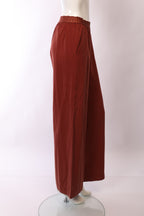 Elegantes Damenkleid von Labelstorys, Summum Woman, mit stilvollem Schnitt und detaillierter Gestaltung, auf weißem Hintergrund.