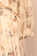 Elegantes Riani Kleid von Labelstorys, weich fallender Stoff, mit eleganten Details und femininem Schnitt, auf einem Model getragen