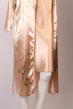 Hübscher Kimono von Labelstorys mit farbenfrohem Muster, aus leichter Stoffqualität, detailreiche Nahaufnahme, stilvoll und bequem