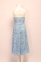 Blaue PalomaBlue Kleid von Labelstorys aus weichem, lockeren Stoff, mit eleganten Details und bequemem Schnitt.