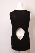 LNA Shirt von Labelstorys, stilvolles Oberteil in neutralem Design, sichtbar in der Abbildung.