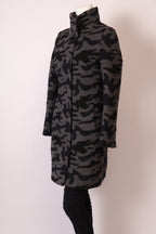 Frieda & Freddies Mantel von Labelstorys, warme, elegante Wolljacke mit Knöpfen und umweltfreundlichem Design.