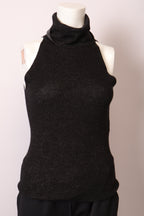 Helle weiße Bluse von Labelstorys, außen getragen, mit Kragen und Knopfleiste, elegante Damenmode, im Detail sichtbar