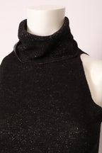 Weiße Bluse von Labelstorys, D. Exterior, mit langem Ärmel und Knopfleiste, liegt flach auf weißem Hintergrund