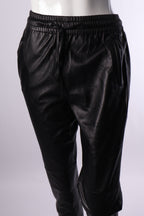 Hose von Labelstorys aus Oakwood-Stoff, stilvoll und bequem, in natürlicher Farbe, detailreiche Textur sichtbar