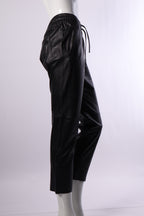 Hose von Labelstorys aus Oakwood-Stoff, bequemer Schnitt, braun, casual Stil, perfekt für Alltag und Freizeit.