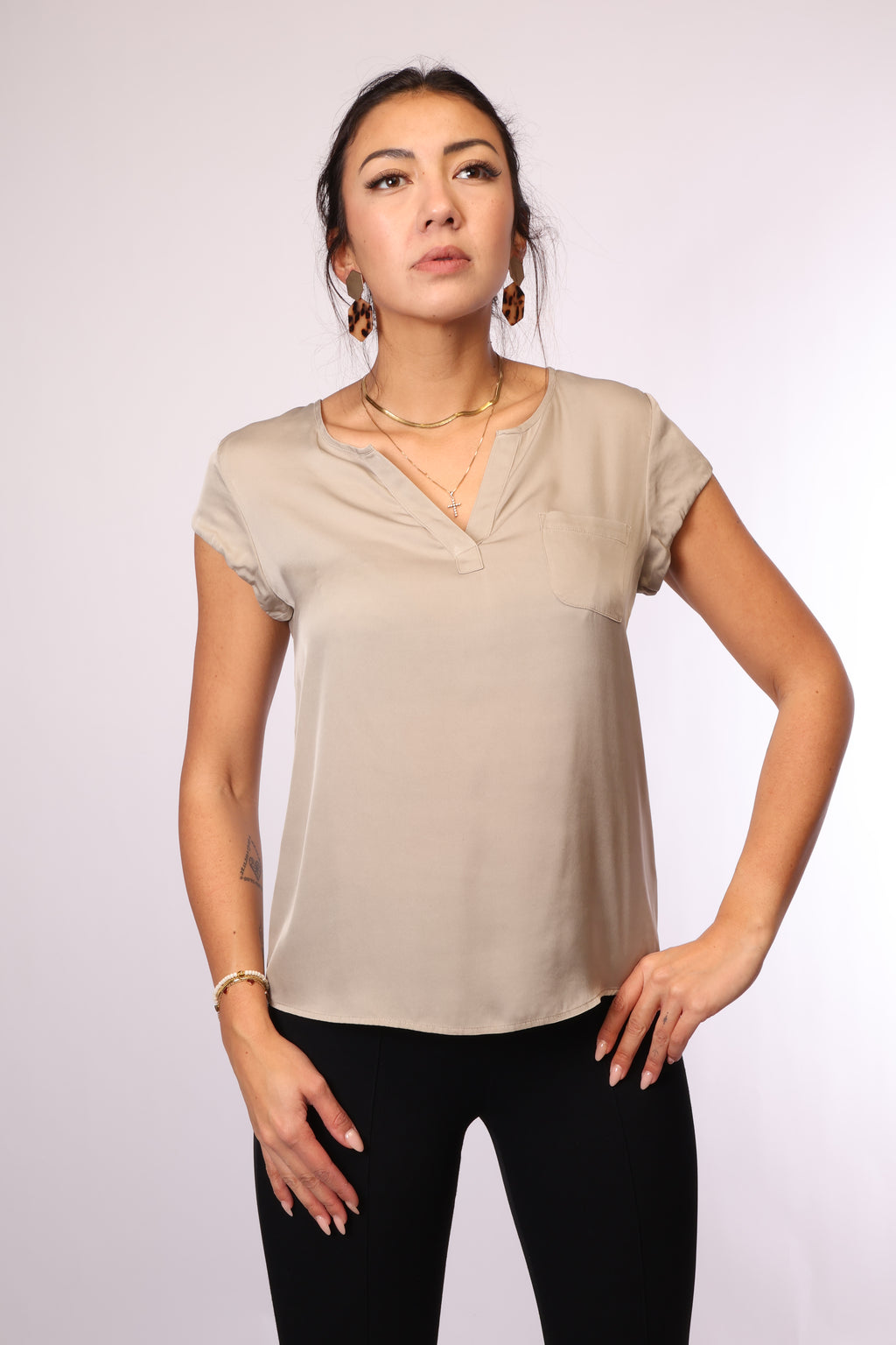 Preloved Kurzarm-Shirt von Repeat in Grün/Metallic – Größe M