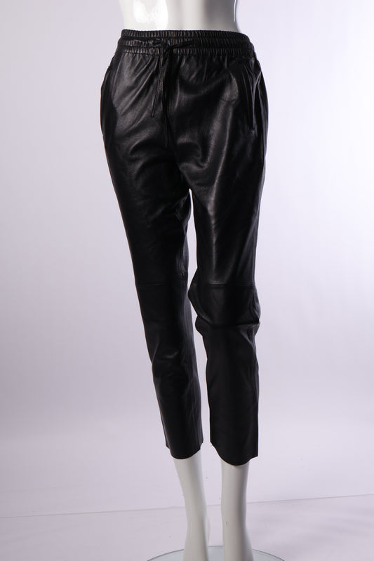 Frontansicht schwarze Lederhose von Oakwood