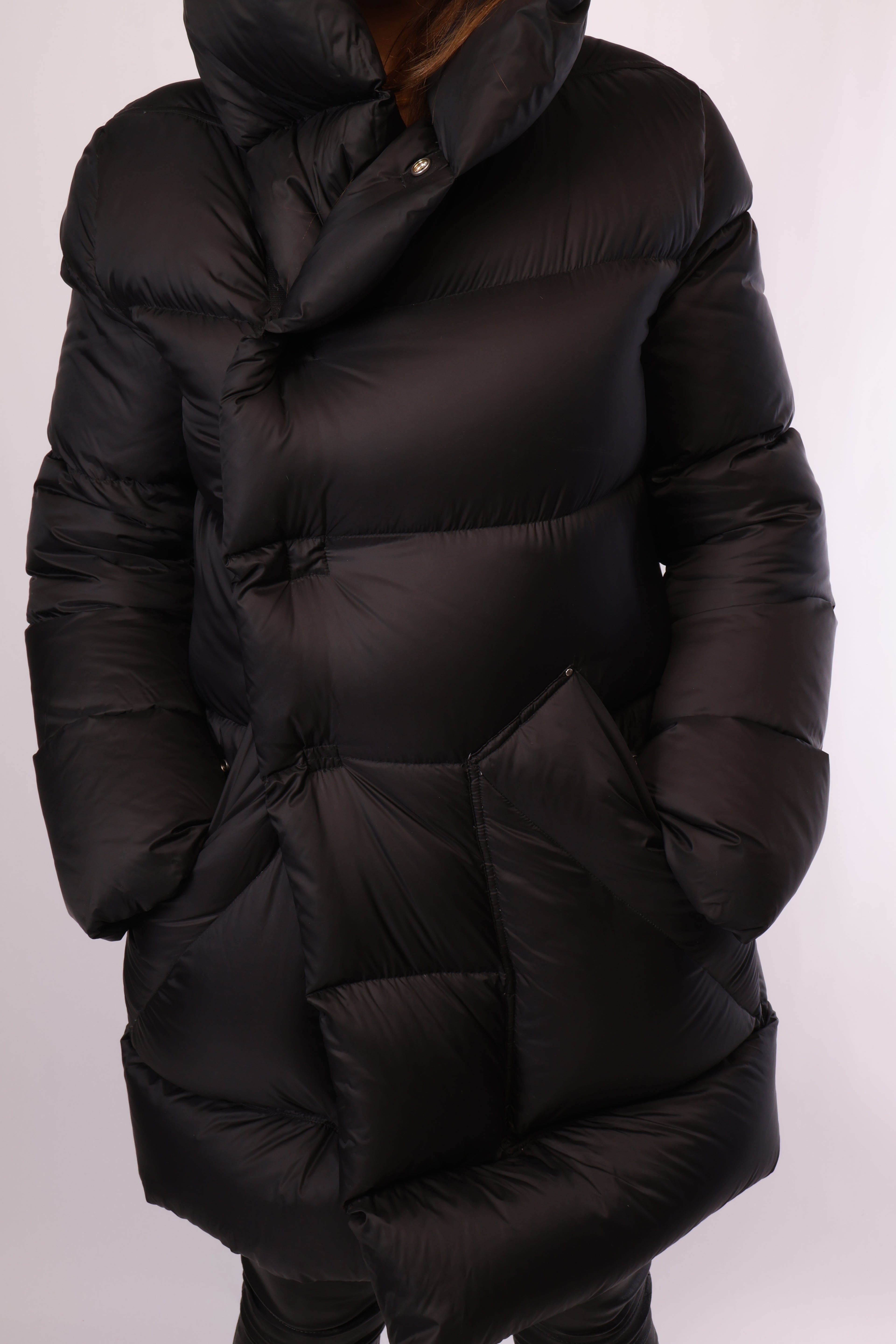 Preloved Rick Owens Steppmantel „Performa“ in Schwarz – Größe XS