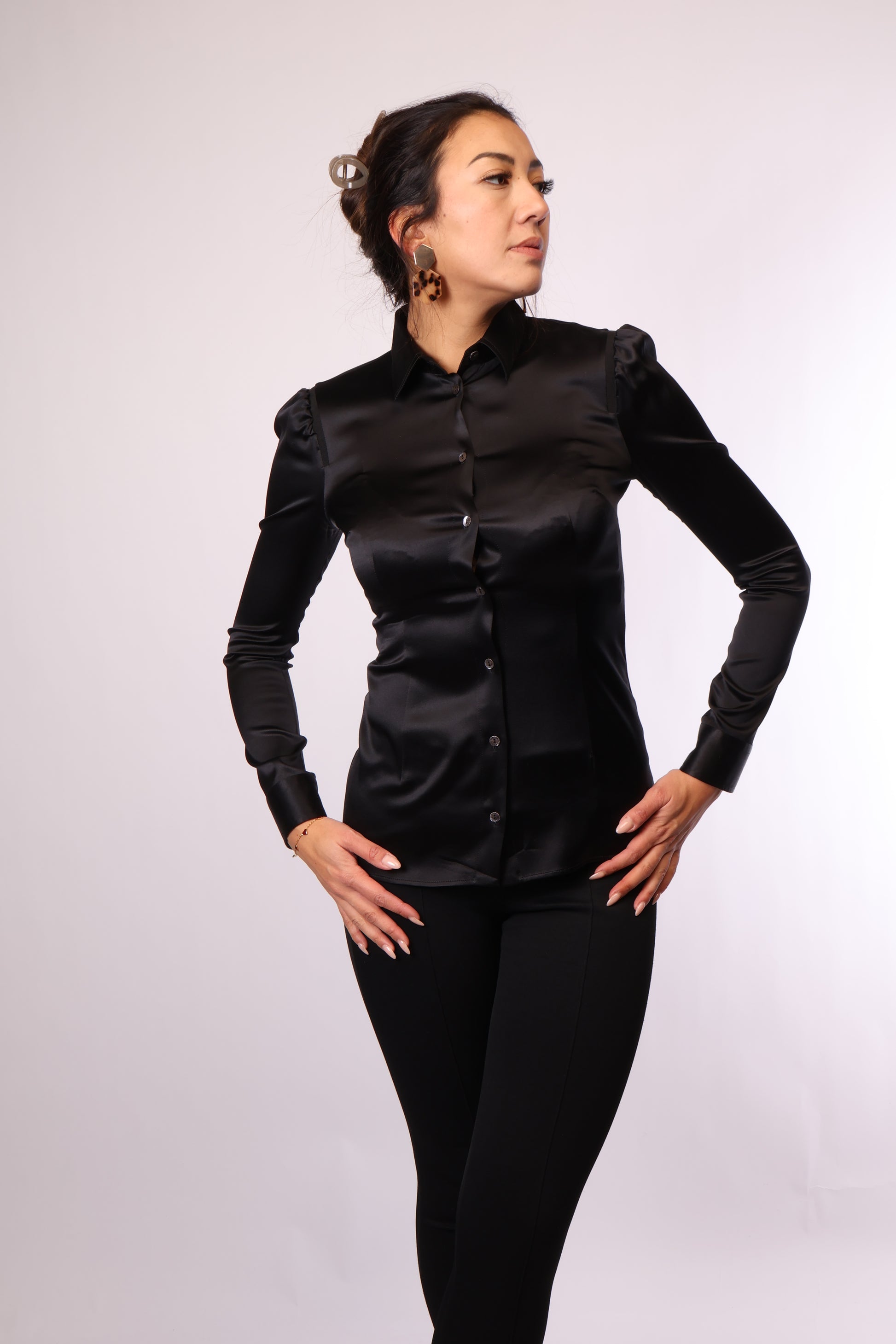 Preloved Schimmernde schwarze Langarm-Bluse von Dolce &amp; Gabbana – Größe 36