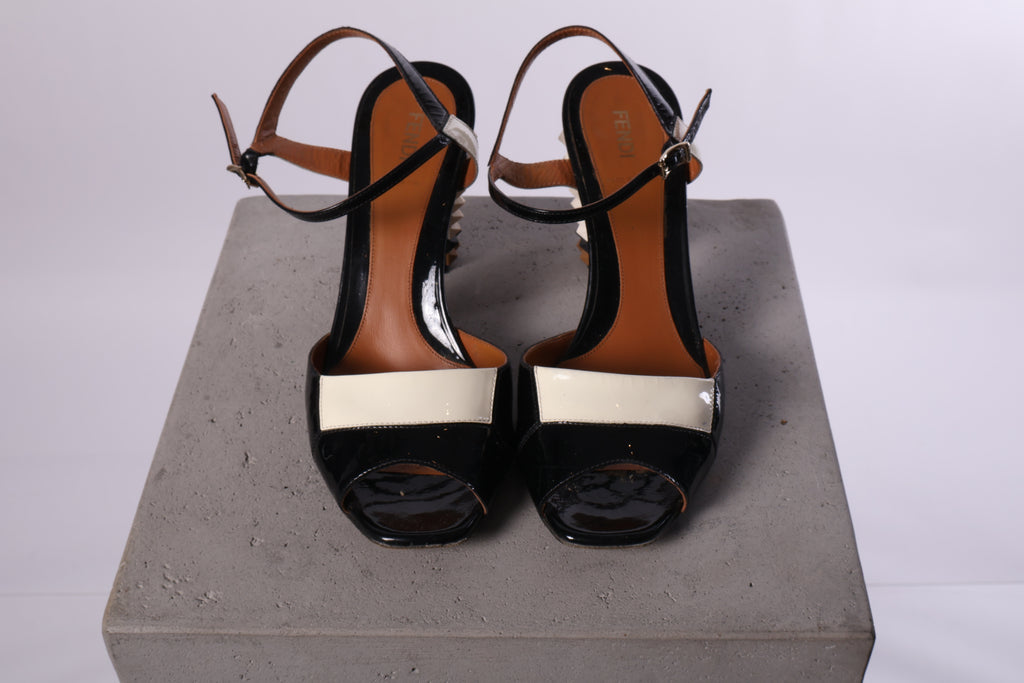 Schwarz/weiß farbende Pumps von Fendi
