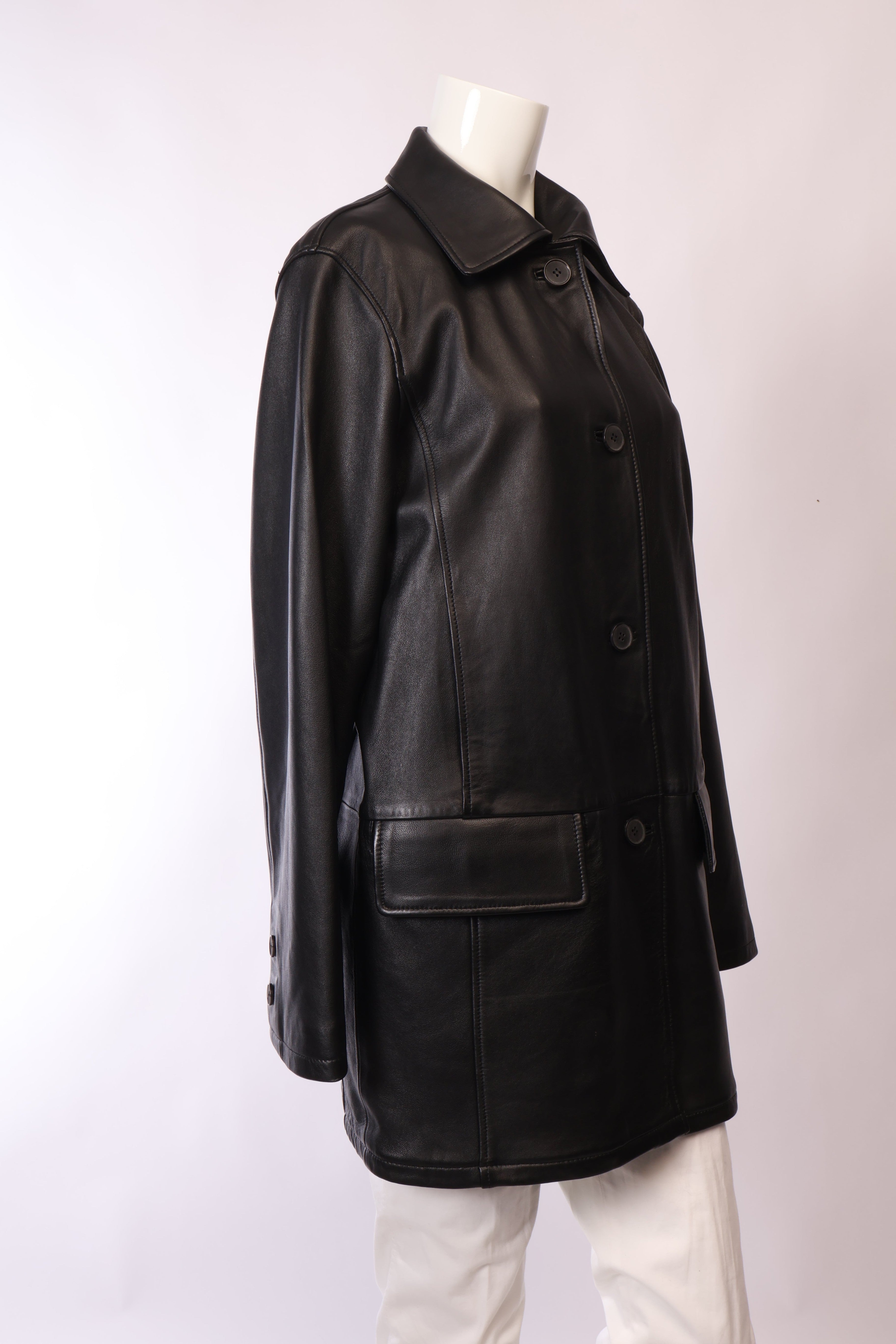 Schwarze Lederjacke von Labelstorys mit oversized Schnitt und Palmen-Muster, stilvoll und modisch für Damen.