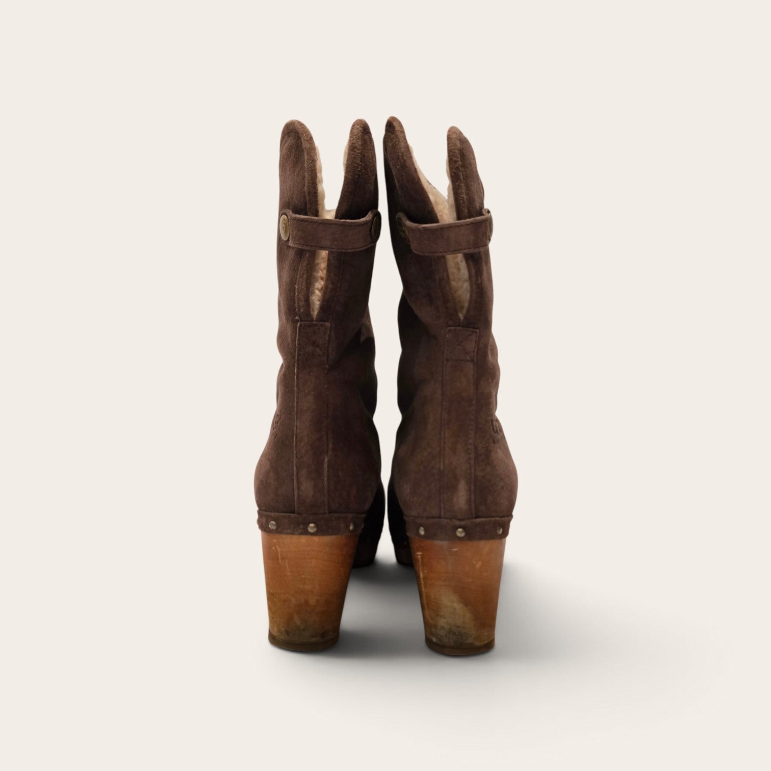 UGG