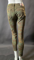 True Religion Jeans Camouflage Grün · Gr. W28