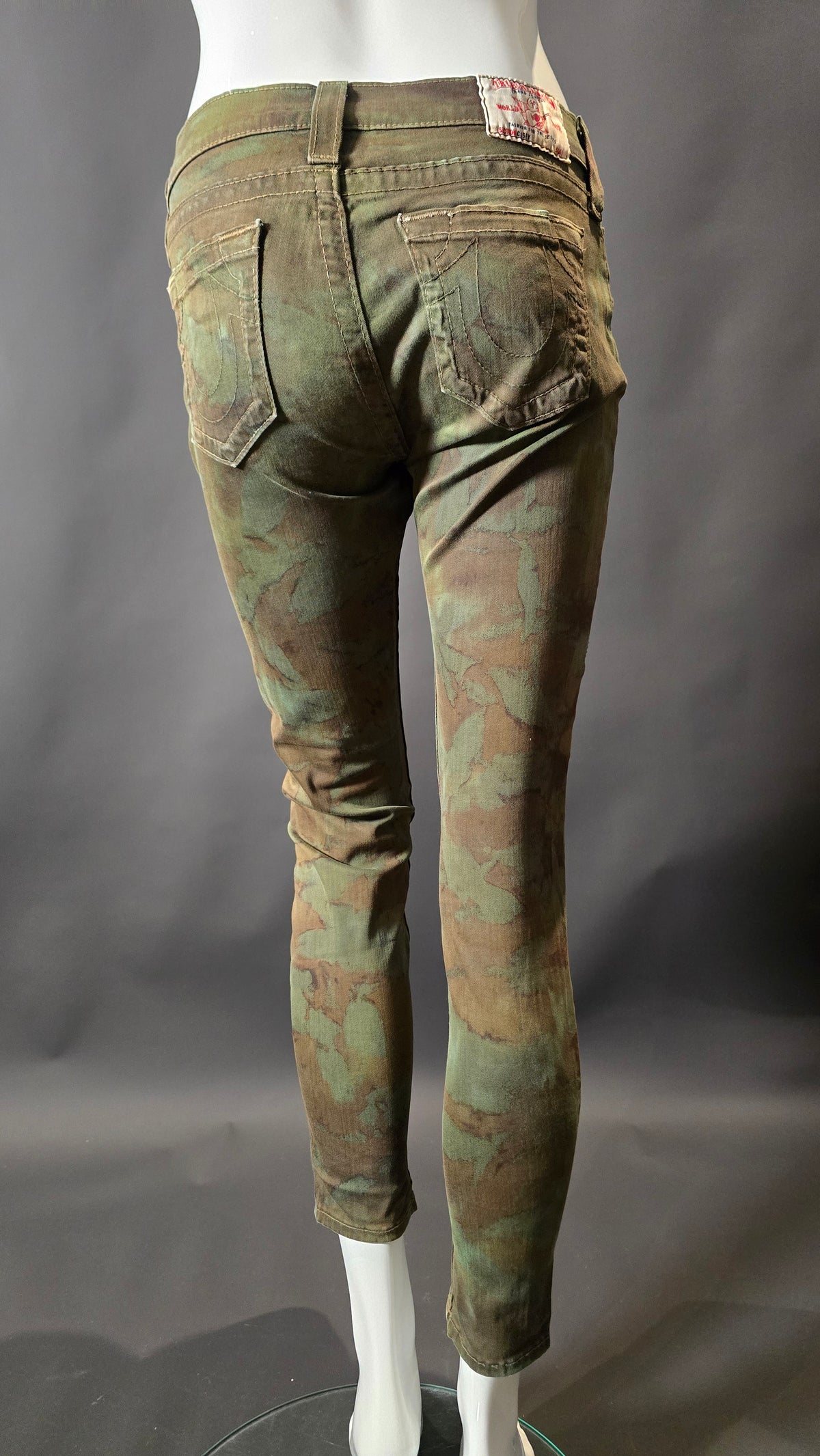 True Religion Jeans Camouflage Grün · Gr. W28