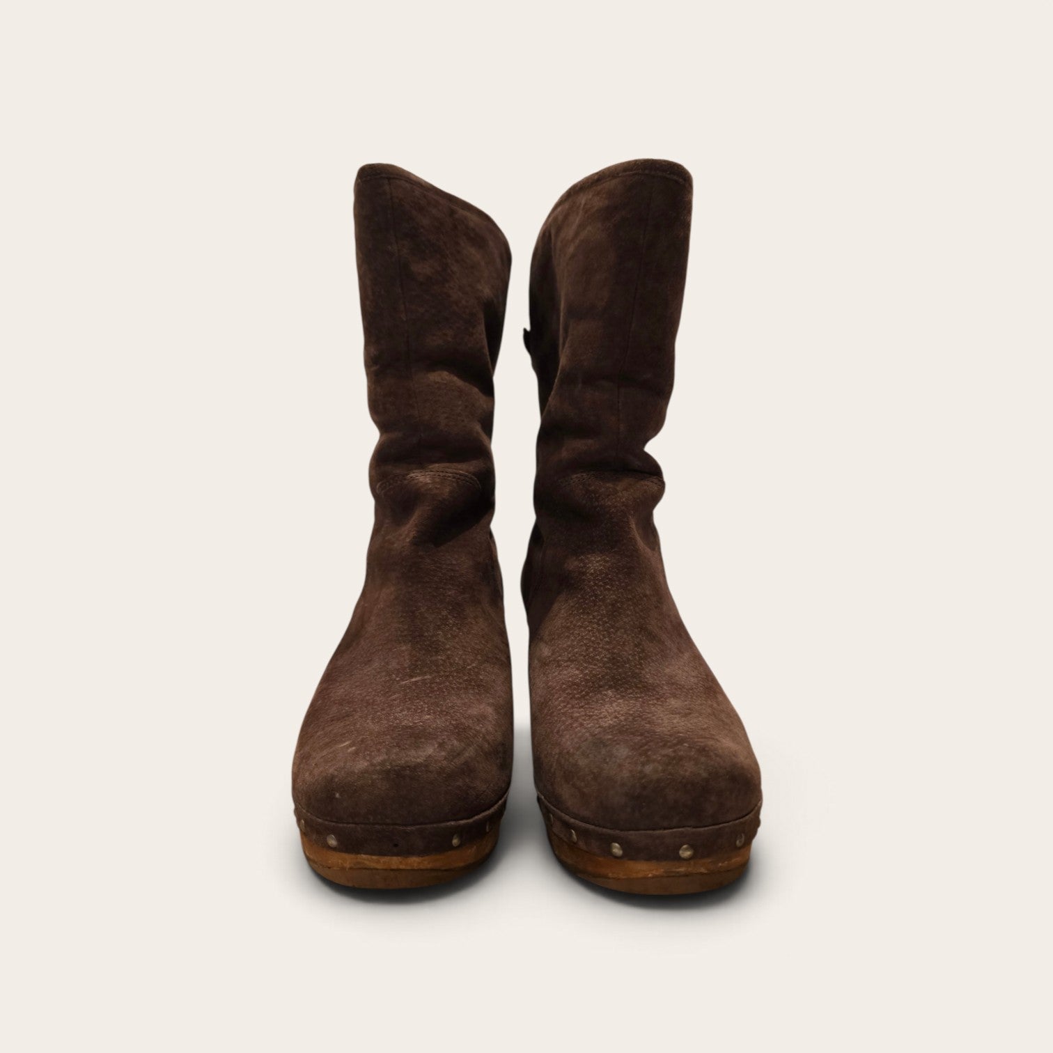 UGG