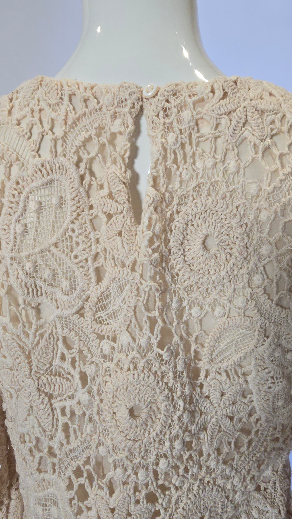Hochwertiges Magali Pascal Kleid von Labelstorys, detailreiche Schnittführung, schöne Stoffstruktur, elegante Passform, modischer Stil