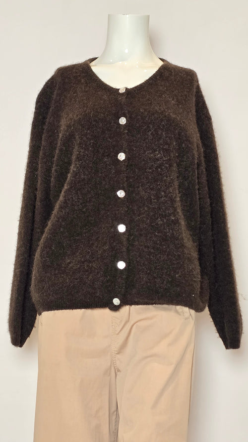 Amerikanische Vintage-Jacke von Labelstorys, stilvoller Retro-Look, aus weichem Stoff, mit klassischen Details und Kragen.