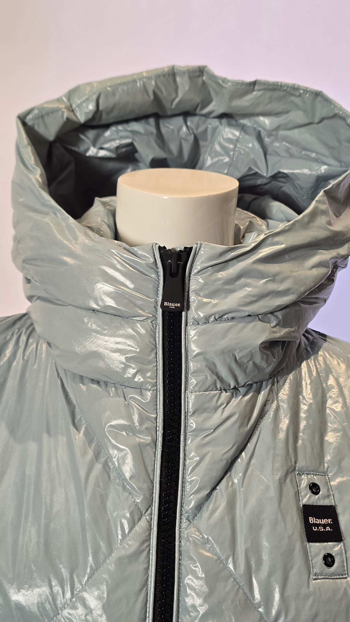 Blaue Jacke von Blauer. USA, Labelstorys, mit Reißverschluss und Kapuze, modischer Outdoor-Look, gestepptes Design